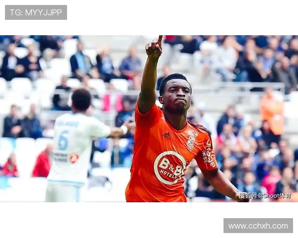 里尔对洛里昂首发：费尔南德斯、哈康亮相